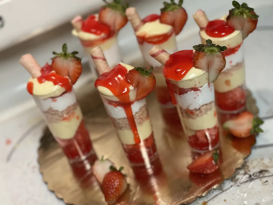Dozen of bananas pudding shooter
